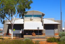 Prison numbers rise to almost 2600